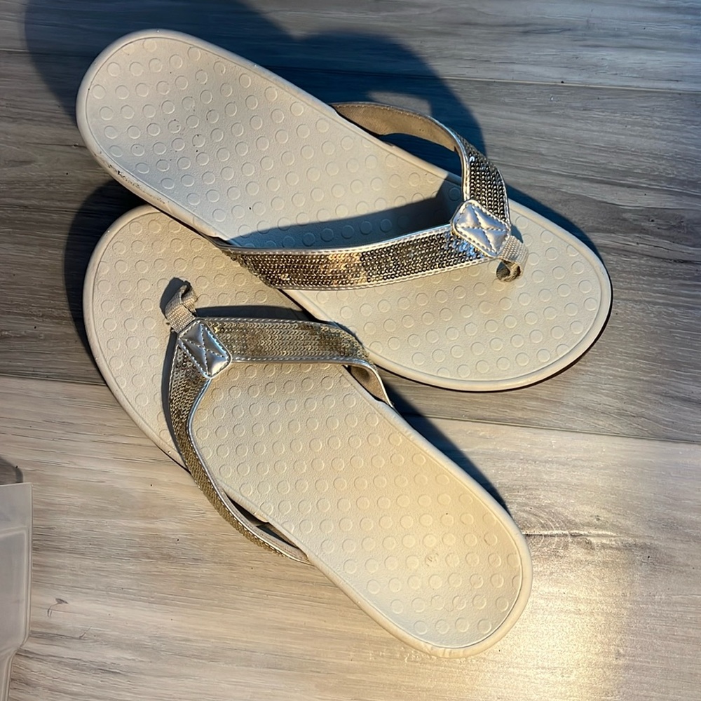 Bionic flip flops